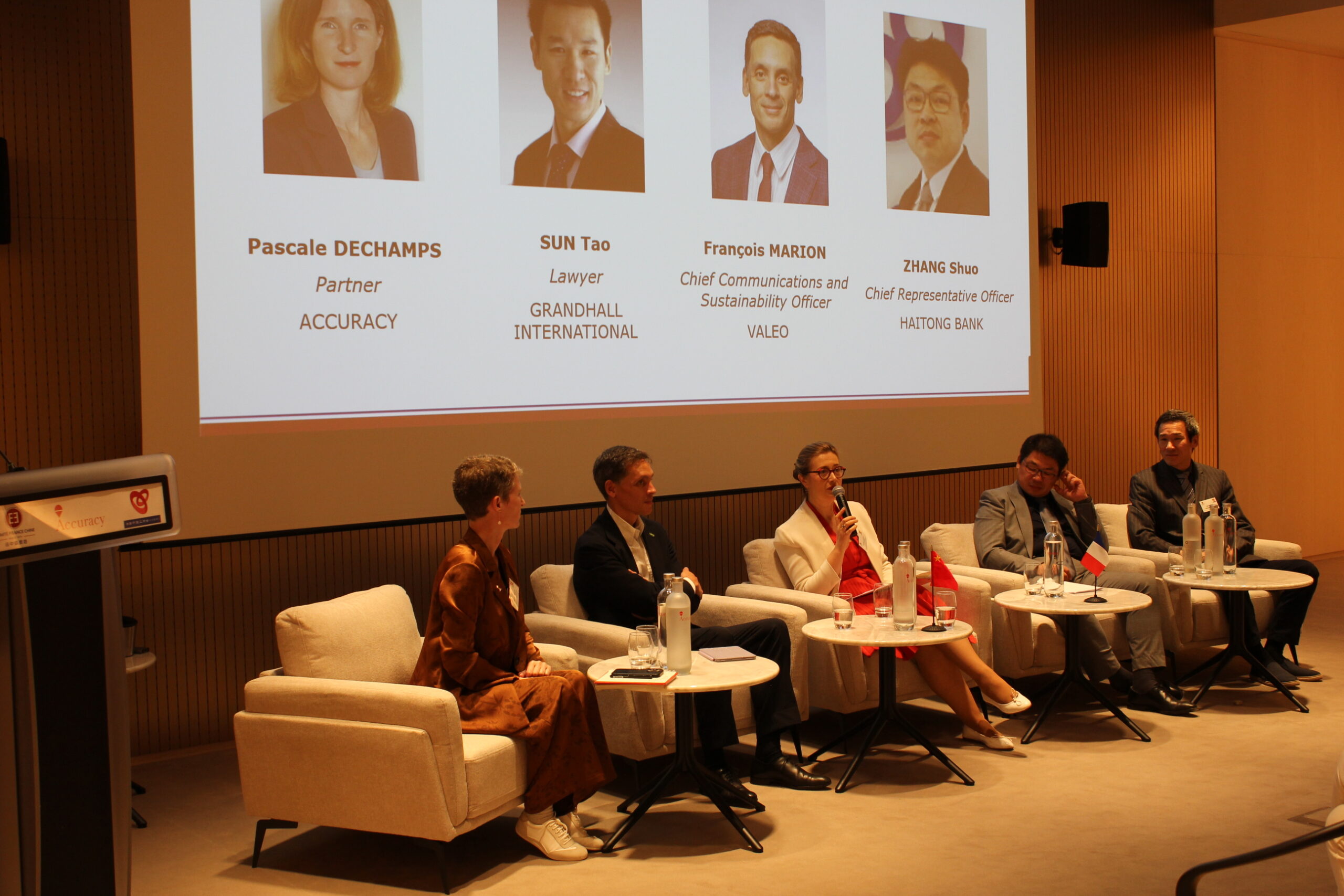 Visions croisées France Chine : Crossed perspectives France/Europe - China Better developing your business within the maze of competition regulatory constraints